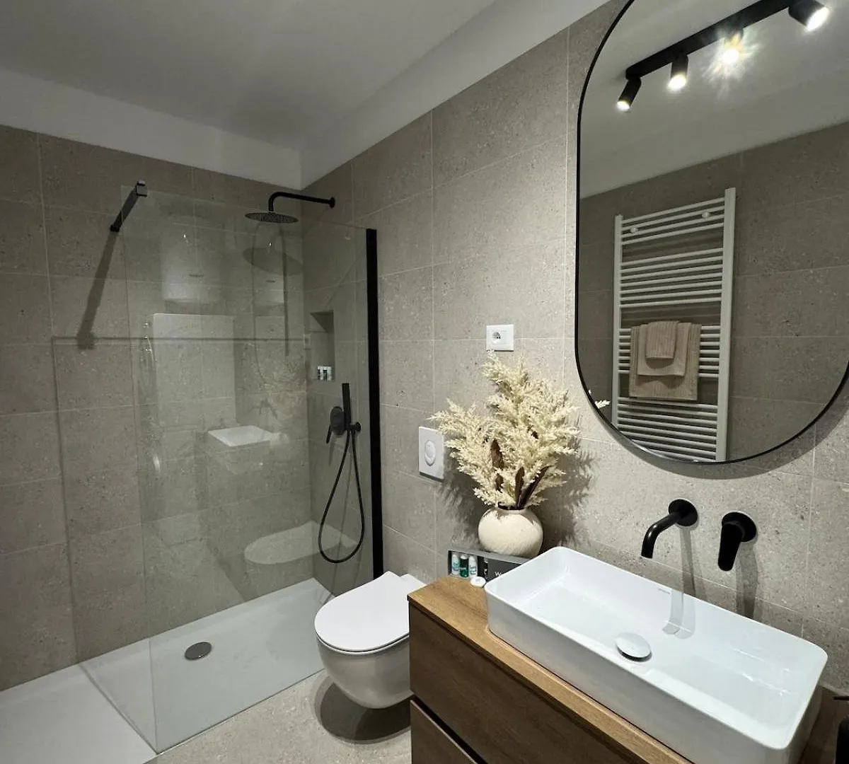 Luxury Apartment L With Jacuzzi Split 0*,  Croatia